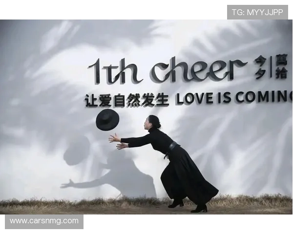 怪姿出片:解锁创意摄影新姿势(1) 怪姿出片:解锁创意摄影新姿势(1)